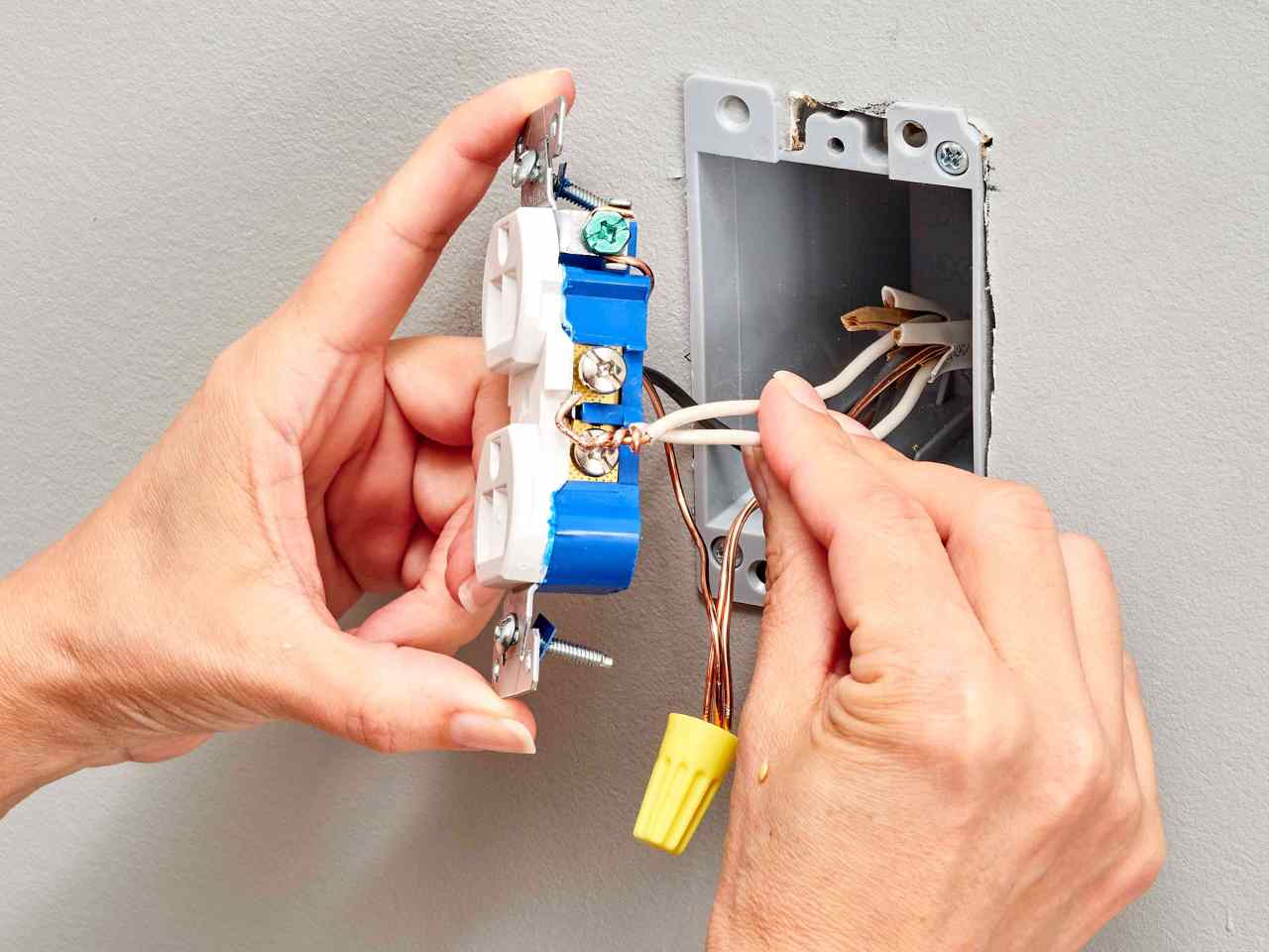 How to Wire A Light Switch