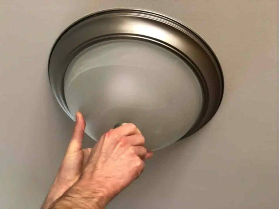 How to remove LED ceiling light