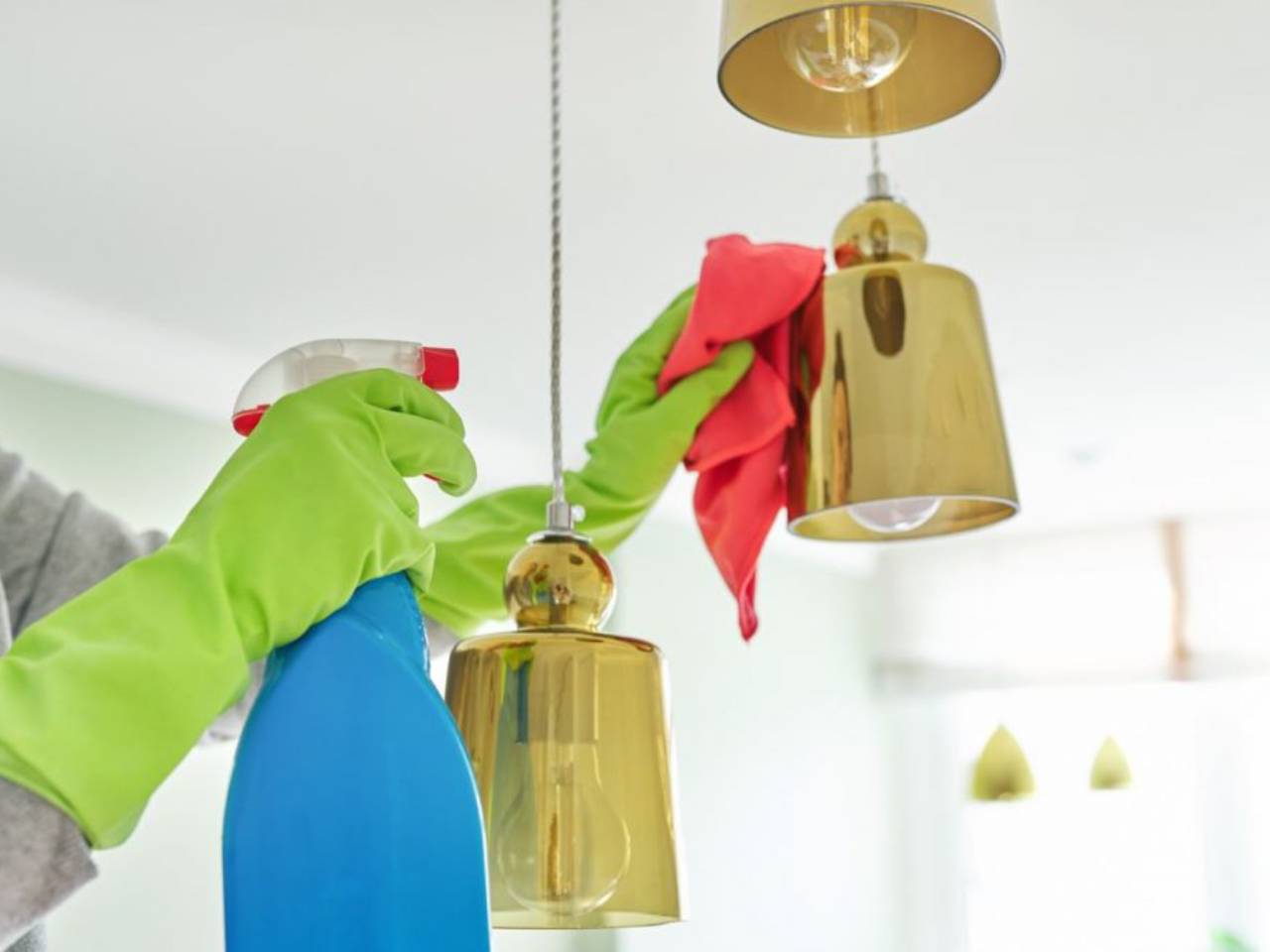 How to clean a light fixture