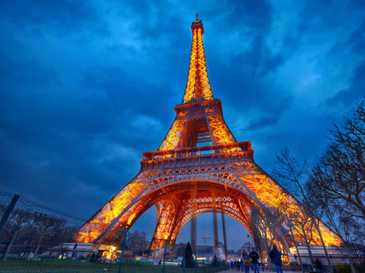 Eiffel Tower LED light